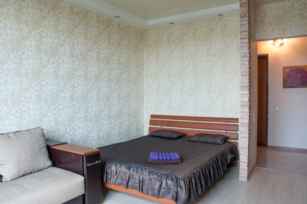 Apartment on Bogatyrskaya 6a Kiev Eksteriør bilde